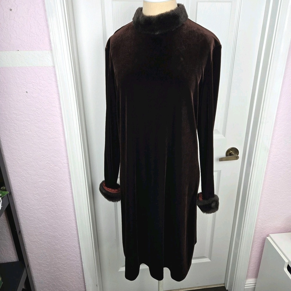Citi Dress Faux Fur Trimmed Velvet Sheath‎ Dress Vtg Size 16 Long Sleeve USA